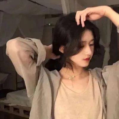 赤裸的公务员